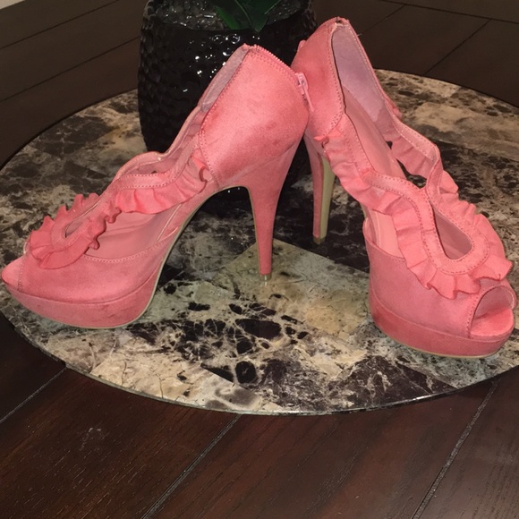 Heel - Picture 2 of 3